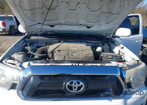 2013 Toyota Tacoma Prerunner V6 z USA, uszkodzony, nr VIN 5TFJU4GN5DX040153